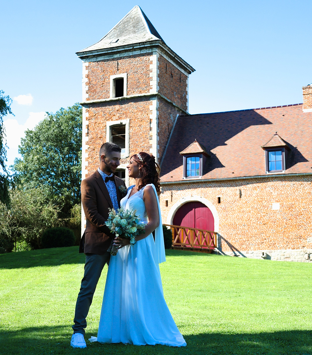 mariage-annecharlotte-kevin-belleforiere-couple-debout