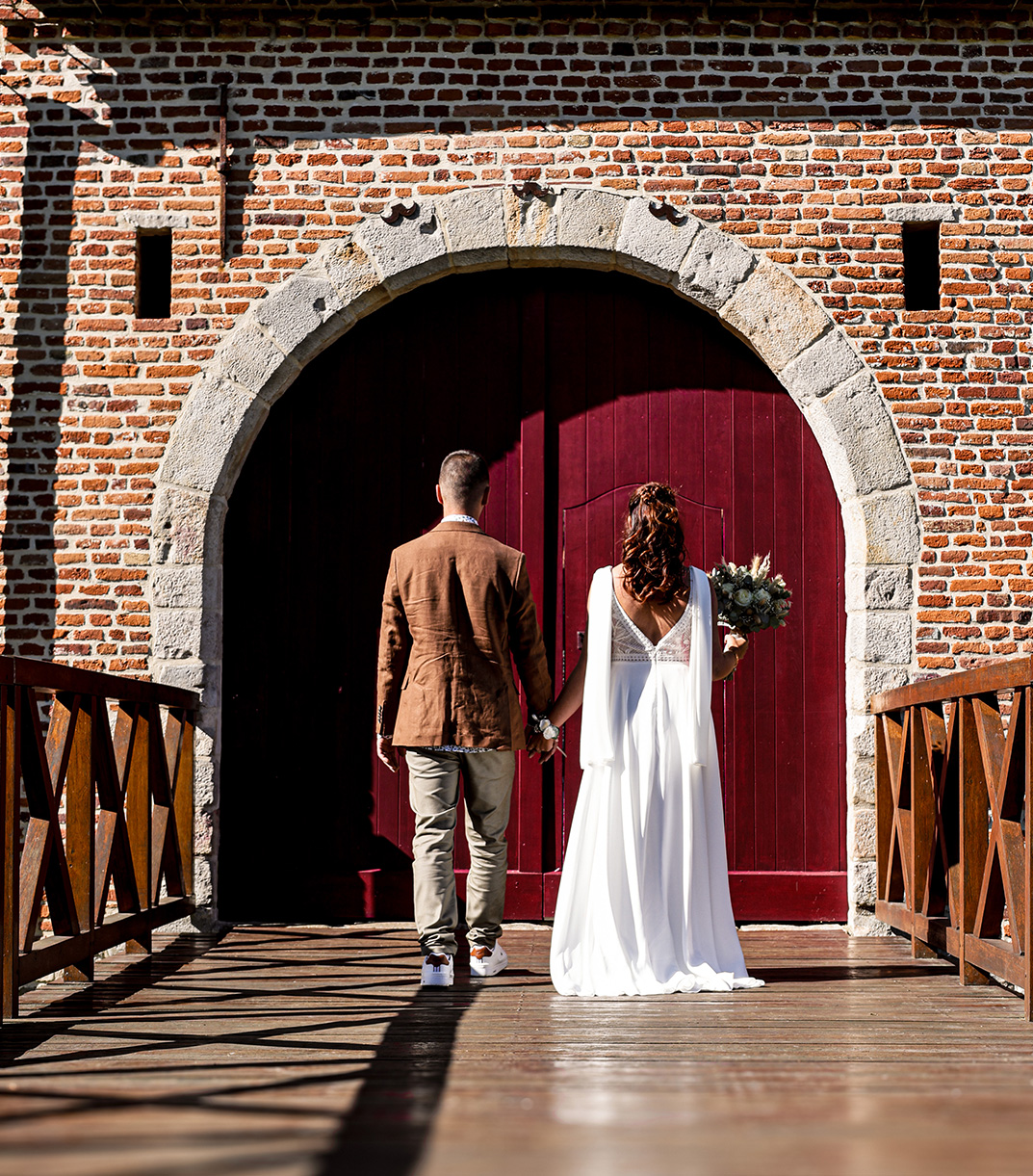 mariage-annecharlotte-kevin-entrant-mairie-de-bethune